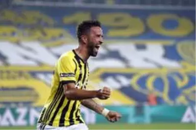 Fenerbahçe, sahasında Trabzonspor'u 3-1 mağlup etti Fenerbahçe, sahasında Trabzonspor'u 3-1 mağlup etti