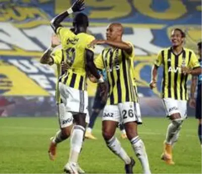 Fenerbahçe, sahasında Trabzonspor'u 3-1 mağlup etti Fenerbahçe, sahasında Trabzonspor'u 3-1 mağlup etti