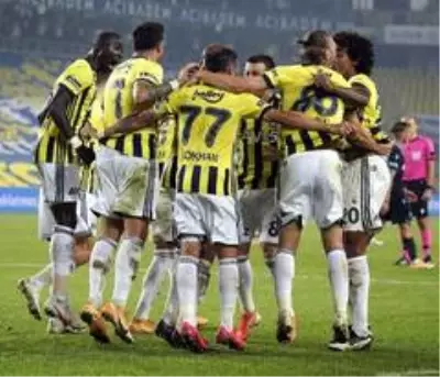 Fenerbahçe, sahasında Trabzonspor'u 3-1 mağlup etti Fenerbahçe, sahasında Trabzonspor'u 3-1 mağlup etti