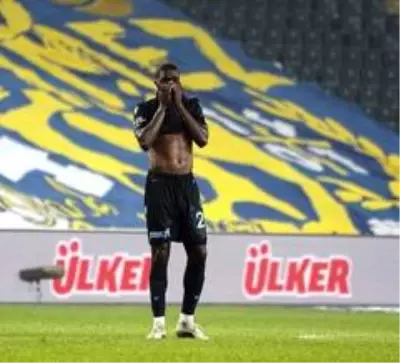 Fenerbahçe, sahasında Trabzonspor'u 3-1 mağlup etti Fenerbahçe, sahasında Trabzonspor'u 3-1 mağlup etti