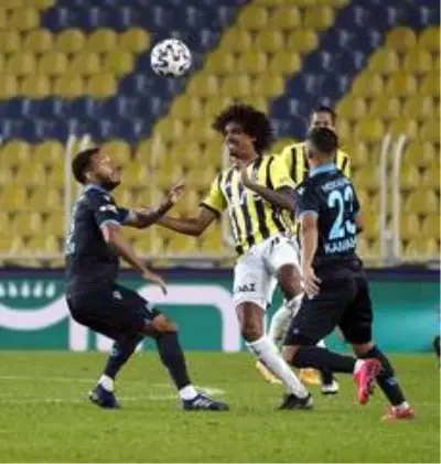 Fenerbahçe, sahasında Trabzonspor'u 3-1 mağlup etti Fenerbahçe, sahasında Trabzonspor'u 3-1 mağlup etti