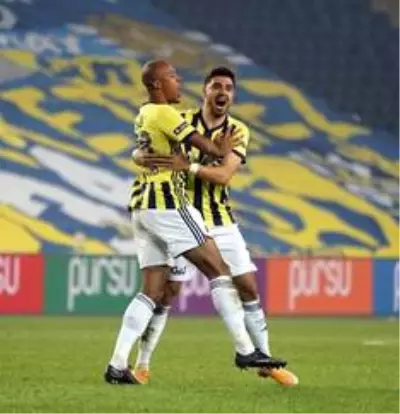 Fenerbahçe, sahasında Trabzonspor'u 3-1 mağlup etti Fenerbahçe, sahasında Trabzonspor'u 3-1 mağlup etti