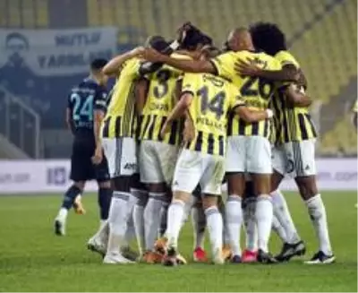 Fenerbahçe, sahasında Trabzonspor'u 3-1 mağlup etti Fenerbahçe, sahasında Trabzonspor'u 3-1 mağlup etti