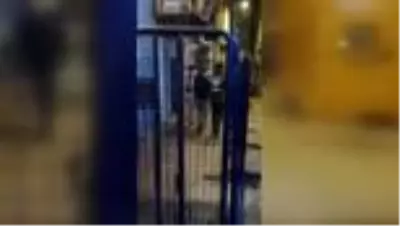 Taksim'de korsan otoparkçılık yapan 2 şüpheli yakalandı Taksim'de korsan otoparkçılık yapan 2 şüpheli yakalandı