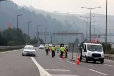 TEM Otoyolu Bolu Dağı Tüneli yeniden trafiğe kapatıldı TEM Otoyolu Bolu Dağı Tüneli yeniden trafiğe kapatıldı