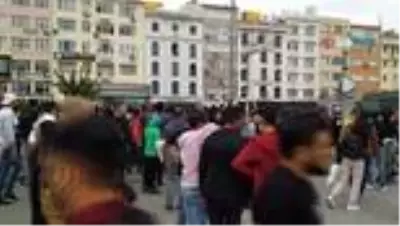 Yabancı uyruklu grup otel ve restoranlardaki Fransa bayraklarını indirdi Yabancı uyruklu grup otel ve restoranlardaki Fransa bayraklarını indirdi