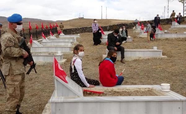 Yavi'de PKK'nın 27 yıl önce şehit ettiği 33 kişi anıldı