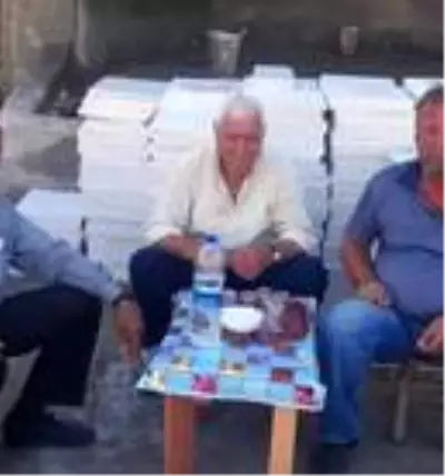 Camiye gitmek için yolun karşısına geçmeye çalışan yaşlı adam, canından oldu