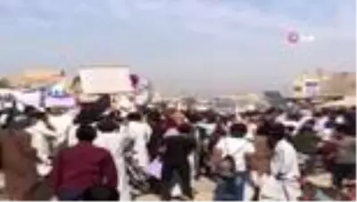 Son dakika haberleri! - YPG/PKK'lı teröristler Fransa karşıtı gösteri yapan gruba ateş açtı: 2 yaralı Son dakika haberleri! - YPG/PKK'lı teröristler Fransa karşıtı gösteri yapan gruba ateş açtı: 2 yaralı