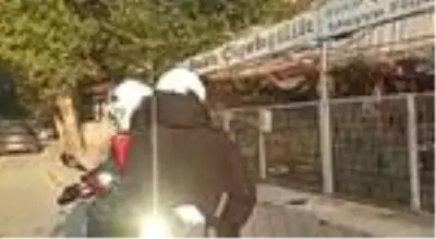 Son dakika... Yunus polisleri geç kalan genci sınava yetiştirdi; o anlar görüntülendi Son dakika... Yunus polisleri geç kalan genci sınava yetiştirdi; o anlar görüntülendi