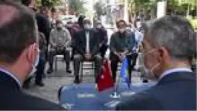 Zeynel Taçyıldız'ın anısına 'Arnavut Zeynel Parkı' açıldı Zeynel Taçyıldız'ın anısına 'Arnavut Zeynel Parkı' açıldı
