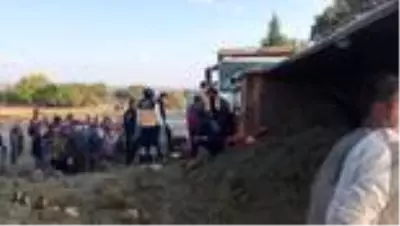 2 hafriyat kamyonu çarpıştı: 1'i ağır 2 yaralı 2 hafriyat kamyonu çarpıştı: 1'i ağır 2 yaralı