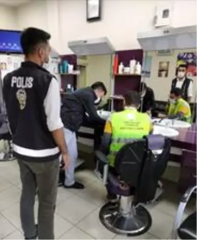 Ağrı'da karantina kurallarını ihlal eden 4 kişiye 12 bin 600 lira ceza Ağrı'da karantina kurallarını ihlal eden 4 kişiye 12 bin 600 lira ceza