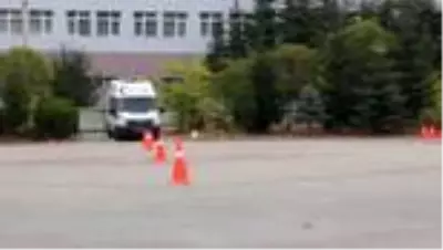 Son dakika haberleri... Ambulans şoförlerine ileri sürüş tekniği eğitimi verildi Son dakika haberleri... Ambulans şoförlerine ileri sürüş tekniği eğitimi verildi