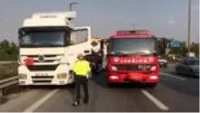 Anadolu Otoyolu'nda arızalanan tıra kamyon çarptı: 1 ölü, 1 yaralı Anadolu Otoyolu'nda arızalanan tıra kamyon çarptı: 1 ölü, 1 yaralı