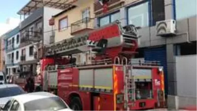 Son dakika... Apartman boşluğunda çıkan yangın korkuttu Son dakika... Apartman boşluğunda çıkan yangın korkuttu