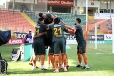 Aytemiz Alanyaspor liderliği bırakmadı