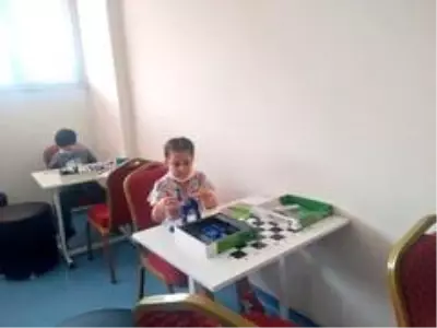 Aziziye Gençlik Merkezi akıl ve zeka oyunlarının merkezi olma yolunda Aziziye Gençlik Merkezi akıl ve zeka oyunlarının merkezi olma yolunda