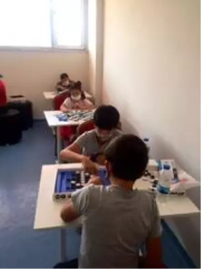 Aziziye Gençlik Merkezi akıl ve zeka oyunlarının merkezi olma yolunda Aziziye Gençlik Merkezi akıl ve zeka oyunlarının merkezi olma yolunda