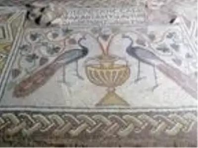 Bakan Ersoy 5 bin 500 yıllık antik kentte incelemelerde bulundu Bakan Ersoy 5 bin 500 yıllık antik kentte incelemelerde bulundu