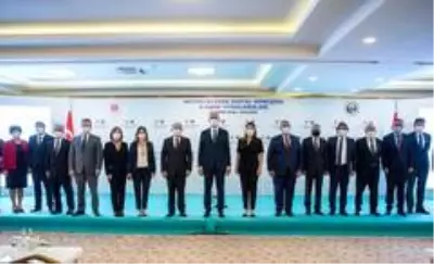 Bakan Gül: '2002 yılında bin 231 olan noterlik sayısı yüzde 83 artışla 2 bin 250'ye ulaşmıştır' Bakan Gül: '2002 yılında bin 231 olan noterlik sayısı yüzde 83 artışla 2 bin 250'ye ulaşmıştır'
