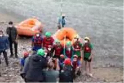 Bakan Kasapoğlu, Zap Nehri'nde rafting yaptı Bakan Kasapoğlu, Zap Nehri'nde rafting yaptı