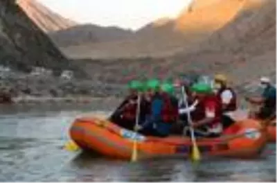 Bakan Kasapoğlu, Zap Nehri'nde rafting yaptı Bakan Kasapoğlu, Zap Nehri'nde rafting yaptı