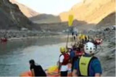 Bakan Kasapoğlu, Zap Nehri'nde rafting yaptı Bakan Kasapoğlu, Zap Nehri'nde rafting yaptı