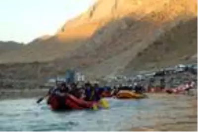 Bakan Kasapoğlu, Zap Nehri'nde rafting yaptı Bakan Kasapoğlu, Zap Nehri'nde rafting yaptı