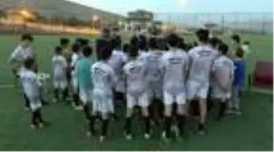 Bayram Bektaş'tan Yerköyspor Futbol Akademisi'ne ziyaret Bayram Bektaş'tan Yerköyspor Futbol Akademisi'ne ziyaret