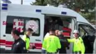 Son dakika! - Burdur'da trafik kazası: 2' si çocuk 7 kişi yaralandı. Son dakika! - Burdur'da trafik kazası: 2' si çocuk 7 kişi yaralandı.