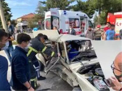 Son dakika! - Burdur'da trafik kazası: 2' si çocuk 7 kişi yaralandı. Son dakika! - Burdur'da trafik kazası: 2' si çocuk 7 kişi yaralandı.