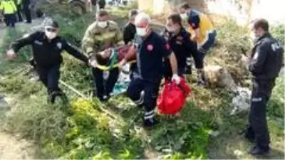 Bursa'da akıl almaz olay: Otların arasında yatan genç toprağa gömüldü Bursa'da akıl almaz olay: Otların arasında yatan genç toprağa gömüldü