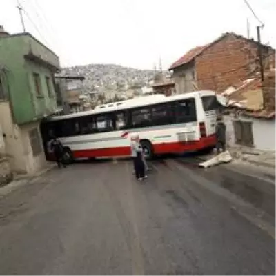 Büyükşehir o evleri tamir etti Büyükşehir o evleri tamir etti