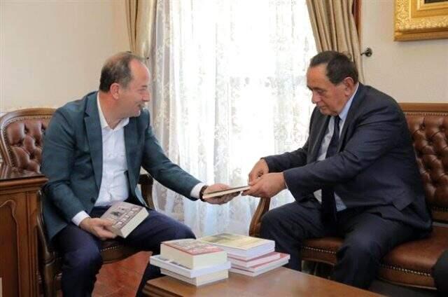 Çakıcı, 'Yakın dostum' dediği Edirne Belediye Başkanı'nı makamında ziyaret etti Çakıcı, 'Yakın dostum' dediği Edirne Belediye Başkanı'nı makamında ziyaret etti
