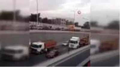 Denizi olmayan Diyarbakır'da tekne mahsur kaldı Denizi olmayan Diyarbakır'da tekne mahsur kaldı
