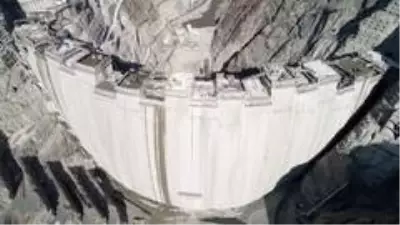Dev projede elektrik üretecek jeneratörler monte edilmeye başlandı Dev projede elektrik üretecek jeneratörler monte edilmeye başlandı