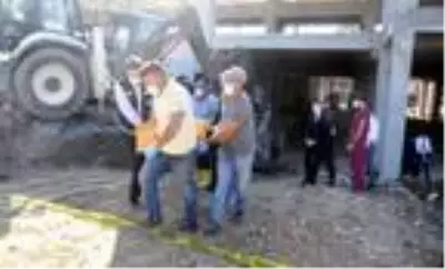 Son dakika haberleri | Devrilen forkliftin altında kalan işçi öldü Son dakika haberleri | Devrilen forkliftin altında kalan işçi öldü