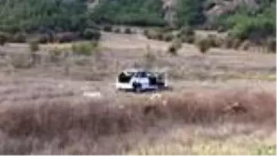 Devrilen otomobildeki 4 kişi yaralandı Devrilen otomobildeki 4 kişi yaralandı