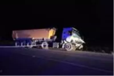 Son dakika haber: Devrilen traktörden yola savruldu, kamyon altında kalıp öldü Son dakika haber: Devrilen traktörden yola savruldu, kamyon altında kalıp öldü