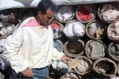 Dünyaca ünlü Bitlis'in karakovan balının hasadına başlandı Dünyaca ünlü Bitlis'in karakovan balının hasadına başlandı