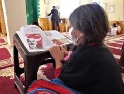 Elazığ'da cami depremzede öğrencilerin eğitim yuvası oldu
