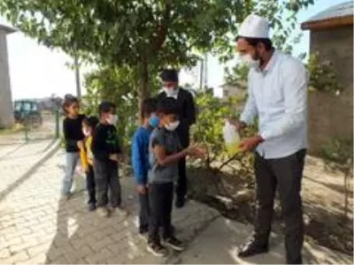 Elazığ'da cami depremzede öğrencilerin eğitim yuvası oldu