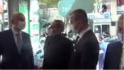 Son dakika haber: Eroğlu, Bakan Karaismailoğlu'na sarımsak turşusu hediye etti Son dakika haber: Eroğlu, Bakan Karaismailoğlu'na sarımsak turşusu hediye etti