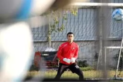 Eski futbolcudan yerli 'top atma makinesi' Eski futbolcudan yerli 'top atma makinesi'
