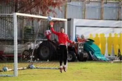 Eski futbolcudan yerli 'top atma makinesi' Eski futbolcudan yerli 'top atma makinesi'