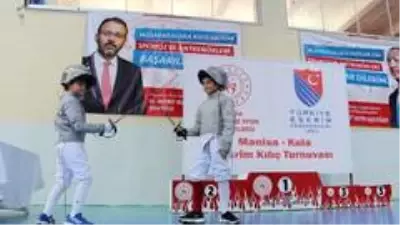 10-12-14 Yaş Altı Kılıç Açık Turnuvası başladı 10-12-14 Yaş Altı Kılıç Açık Turnuvası başladı