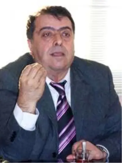 Son dakika haberi: Geçirdiği beyin kanaması nedeniyle kaldırıldığı hastanede tedavi gören eski Sağlık Bakanlarından Osman Durmuş, 73 yaşında hayatını kaybetti. Son dakika haberi: Geçirdiği beyin kanaması nedeniyle kaldırıldığı hastanede tedavi gören eski Sağlık Bakanlarından Osman Durmuş, 73 yaşında hayatını kaybetti.