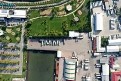 Halk otobüsleri yan yana dizilerek 'Maske, mesafe, Temizlik' uyarısı yaptı Halk otobüsleri yan yana dizilerek 'Maske, mesafe, Temizlik' uyarısı yaptı