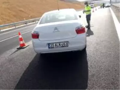 İzmir'de feci kaza: 3 yaralı İzmir'de feci kaza: 3 yaralı